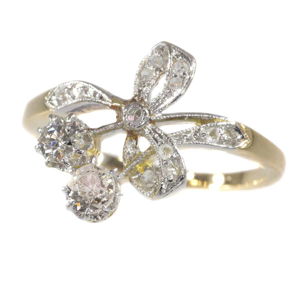 Charming Belle Epoque ring with diamonds